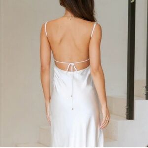 Selfie Leslie Elegant White Backless Dress